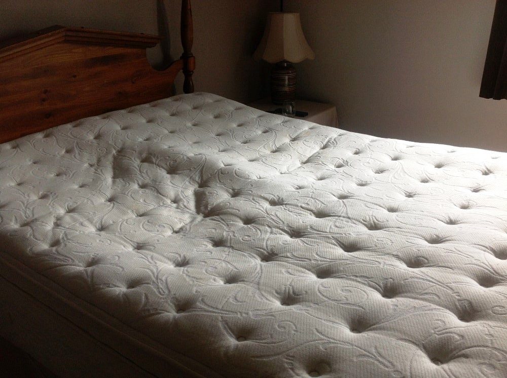 A sagging air mattress like this one can be very bad for your back